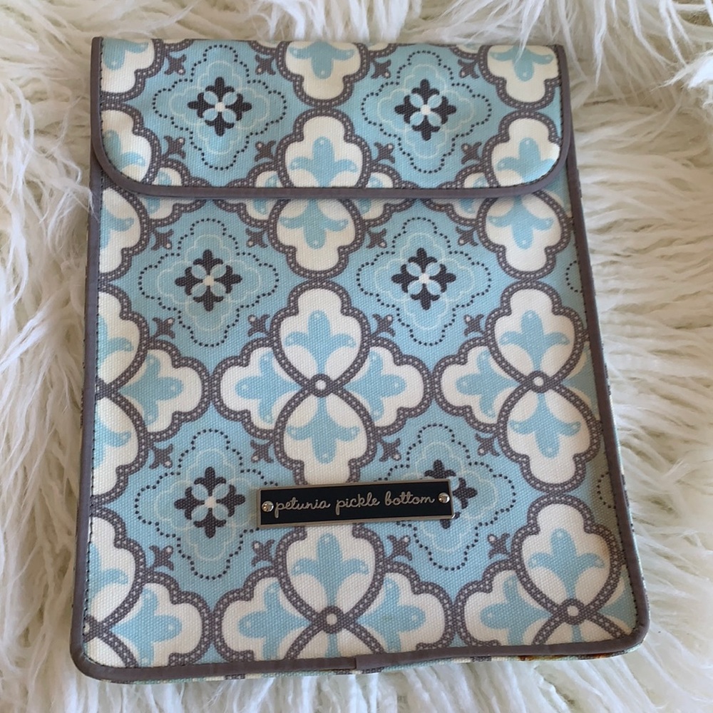 Petunia Pickle Bottom Stowaway iPad Sleeve in *Retired Classically Crete